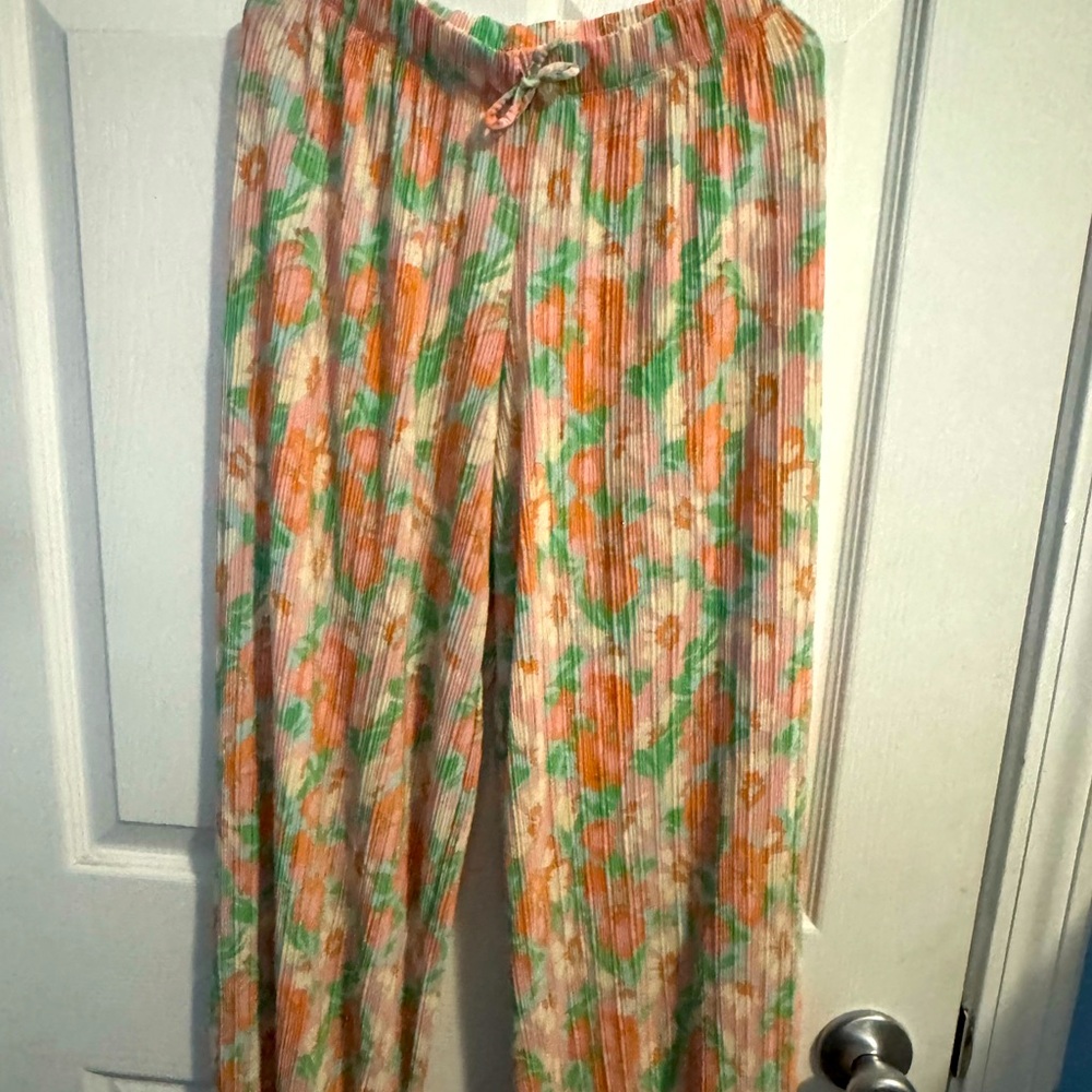 Crinkle Flower Youth Pants.